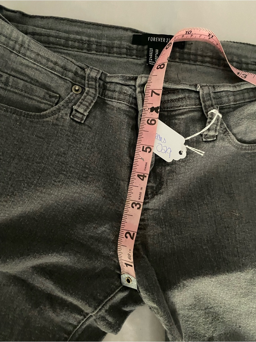 Forever 21 Grey Skinny Jeans Women’s Size 26 Mid Rise Stretch Denim - Picture 8 of 10